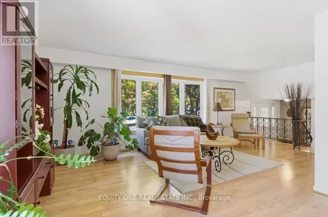 542 Sirois Avenue Ottawa ON K1K 1H4