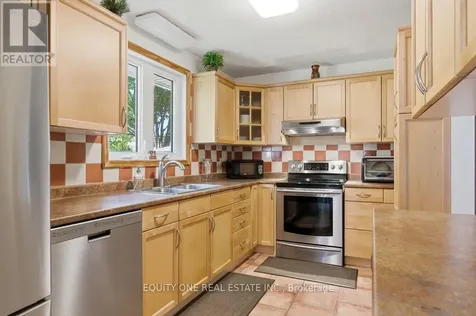 542 Sirois Avenue Ottawa ON K1K 1H4