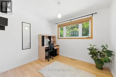 542 Sirois Avenue Ottawa ON K1K 1H4