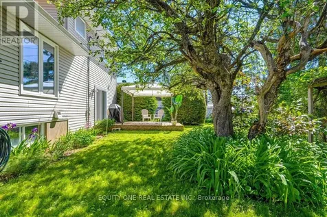 542 Sirois Avenue Ottawa ON K1K 1H4