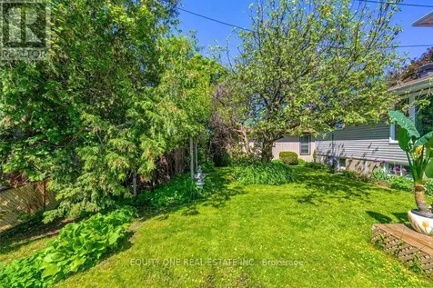 542 Sirois Avenue Ottawa ON K1K 1H4