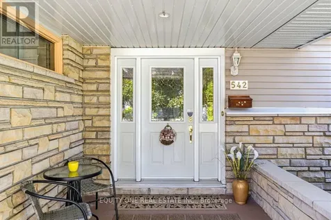 542 Sirois Avenue Ottawa ON K1K 1H4