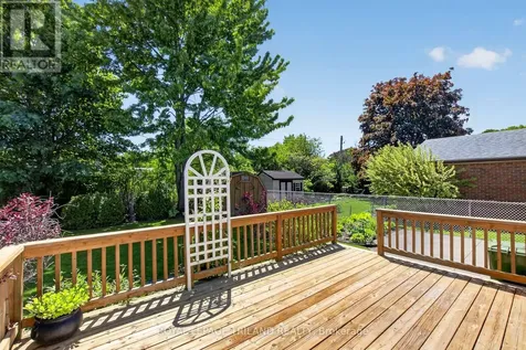 7 Thompson Avenue St. Thomas ON N5R 1G1