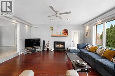 2098 Edgemore Avenue Lasalle ON N9H 2K1