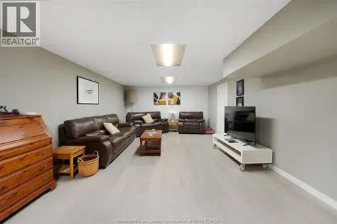 2098 Edgemore Avenue Lasalle ON N9H 2K1