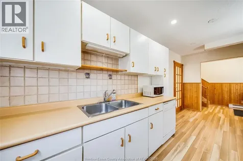 1229 Arncliffe Windsor ON
