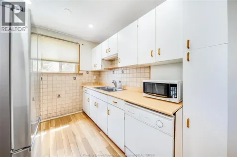 1229 Arncliffe Windsor ON