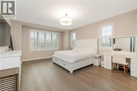 355 Wisteria Way Oakville ON L6M 1L6