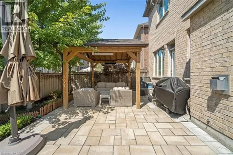 355 Wisteria Way Oakville ON L6M 1L6