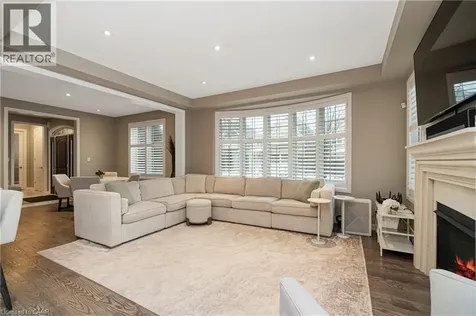 355 Wisteria Way Oakville ON L6M 1L6