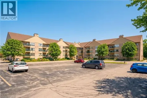 15 Hofstetter Avenue Kitchener ON N2A 3Z7