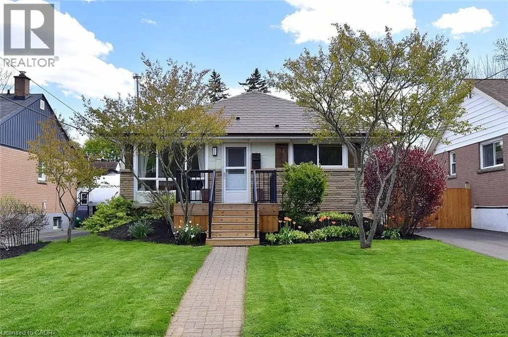 9 Marion Crescent Dundas ON L9H 1H9