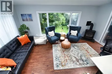 9 Marion Crescent Dundas ON L9H 1H9