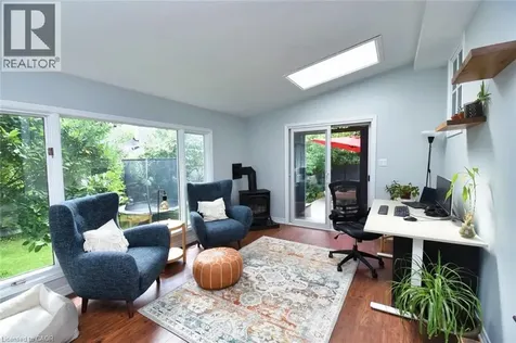 9 Marion Crescent Dundas ON L9H 1H9