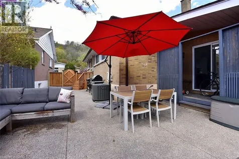 9 Marion Crescent Dundas ON L9H 1H9