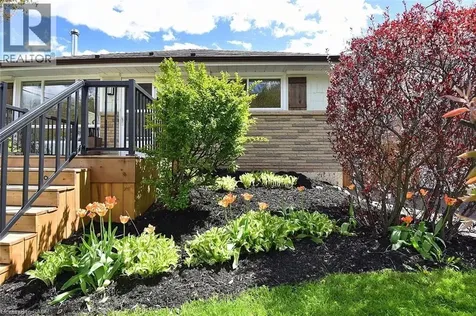 9 Marion Crescent Dundas ON L9H 1H9