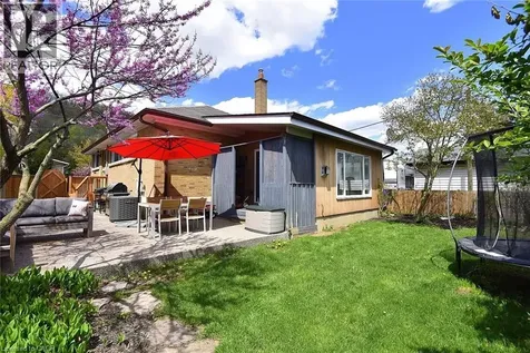 9 Marion Crescent Dundas ON L9H 1H9