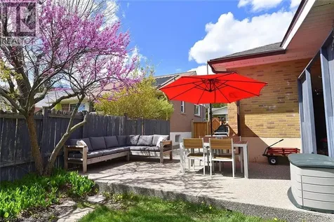 9 Marion Crescent Dundas ON L9H 1H9