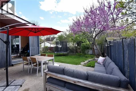 9 Marion Crescent Dundas ON L9H 1H9