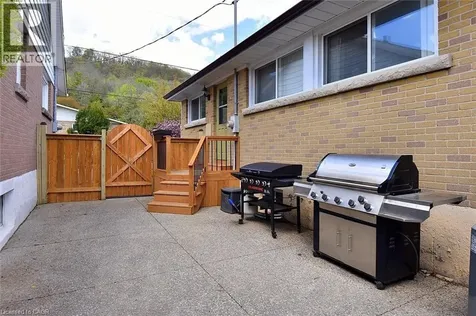 9 Marion Crescent Dundas ON L9H 1H9