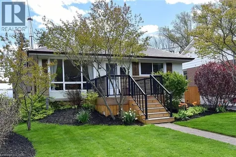 9 Marion Crescent Dundas ON L9H 1H9