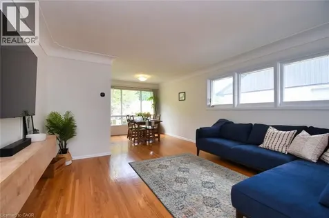 9 Marion Crescent Dundas ON L9H 1H9