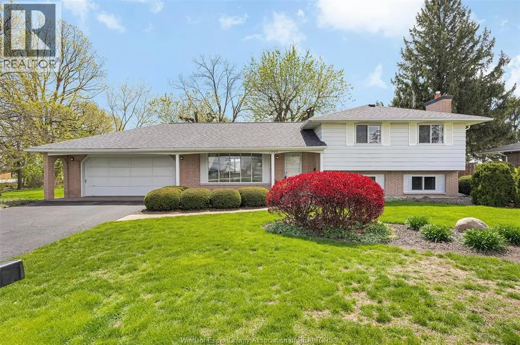 1799 Golfview Drive Lasalle ON N9J 1E1