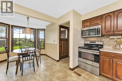 1799 Golfview Drive Lasalle ON N9J 1E1