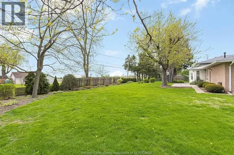 1799 Golfview Drive Lasalle ON N9J 1E1