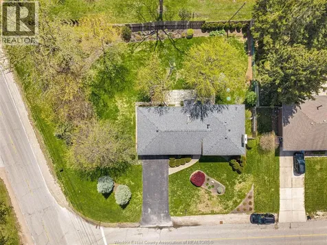 1799 Golfview Drive Lasalle ON N9J 1E1