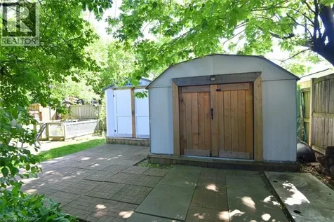 18 Dennis Avenue Waterdown ON L9H 7G2