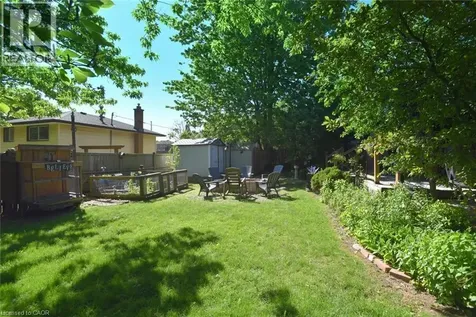 18 Dennis Avenue Waterdown ON L9H 7G2