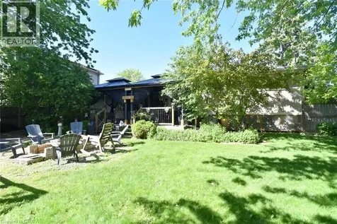 18 Dennis Avenue Waterdown ON L9H 7G2