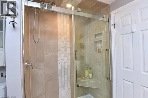 18 Dennis Avenue Waterdown ON L9H 7G2