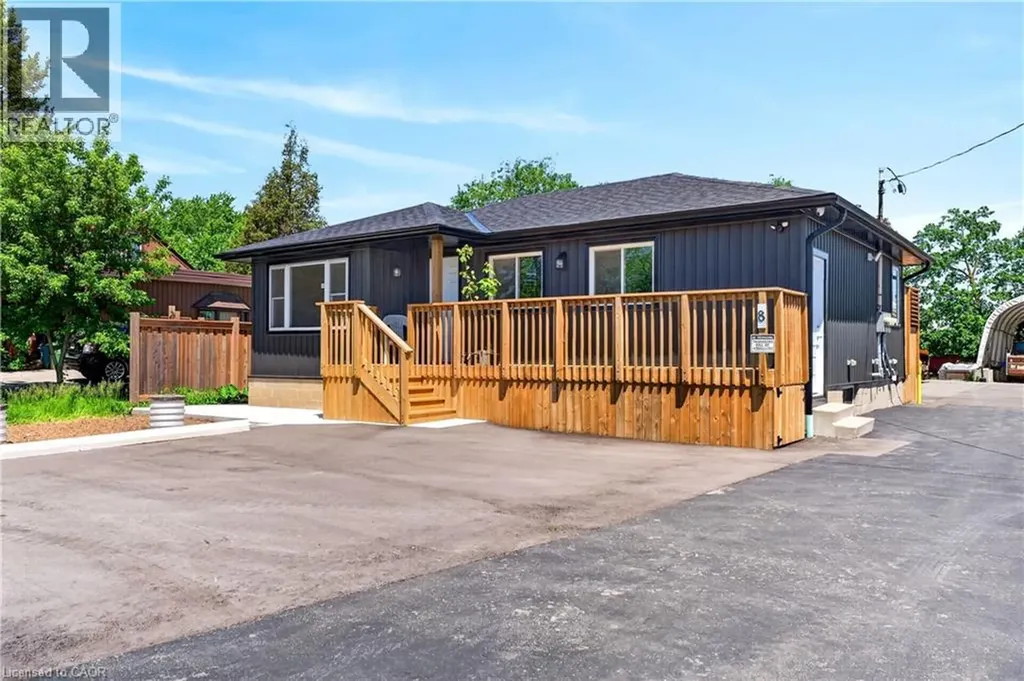 8 Cornell Avenue Stoney Creek ON L8E 5N2