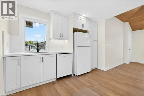 8 Cornell Avenue Stoney Creek ON L8E 5N2