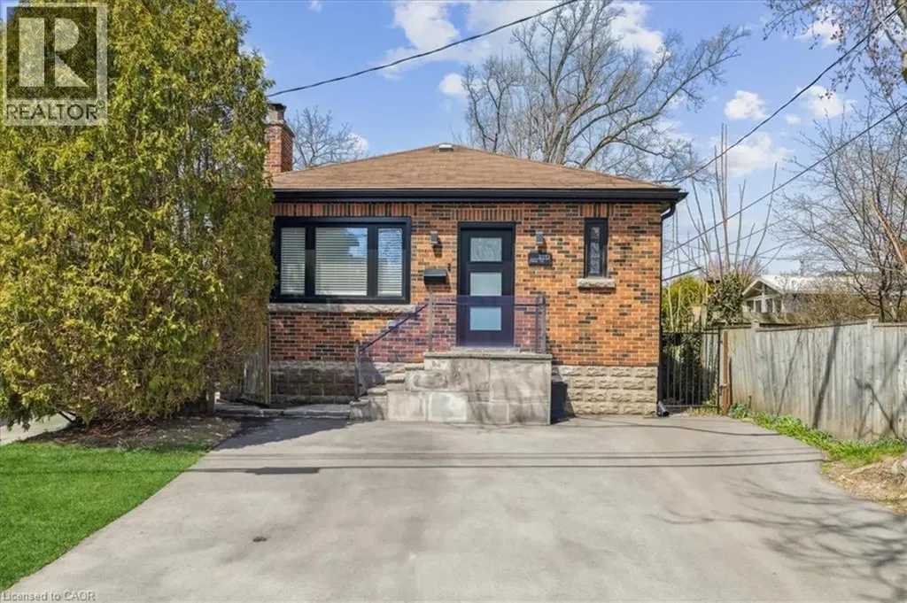 2113 New Street Burlington ON L7R 1H7