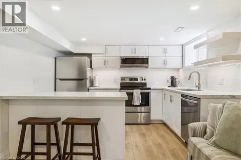 2113 New Street Burlington ON L7R 1H7