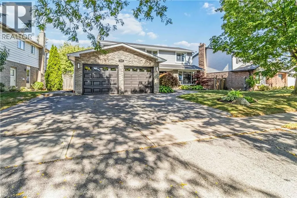 2485 Woburn Crescent Oakville ON L6L 5E8