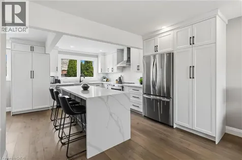 2485 Woburn Crescent Oakville ON L6L 5E8