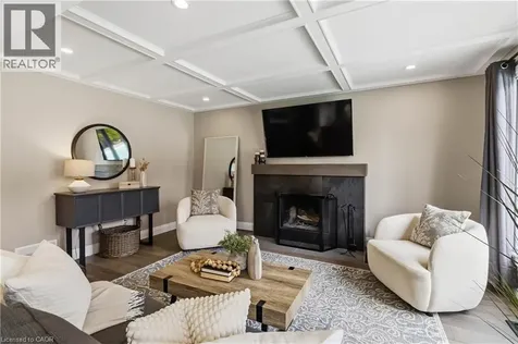 2485 Woburn Crescent Oakville ON L6L 5E8
