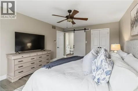 2485 Woburn Crescent Oakville ON L6L 5E8