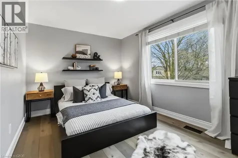 2485 Woburn Crescent Oakville ON L6L 5E8