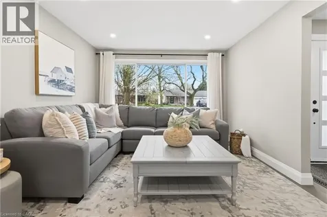 2485 Woburn Crescent Oakville ON L6L 5E8