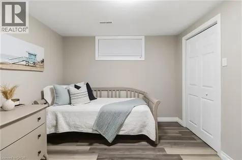 2485 Woburn Crescent Oakville ON L6L 5E8