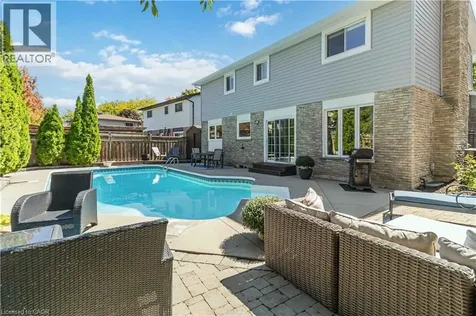 2485 Woburn Crescent Oakville ON L6L 5E8