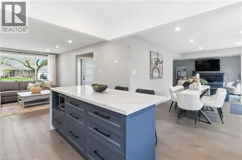 2485 Woburn Crescent Oakville ON L6L 5E8