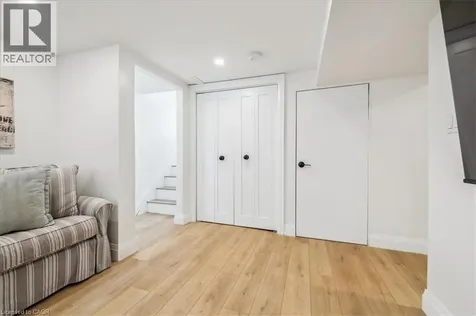 2113 New Street Burlington ON L7R 1H7