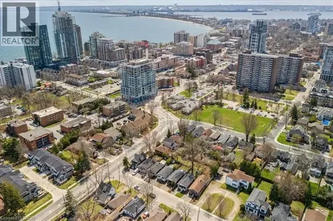 2113 New Street Burlington ON L7R 1H7