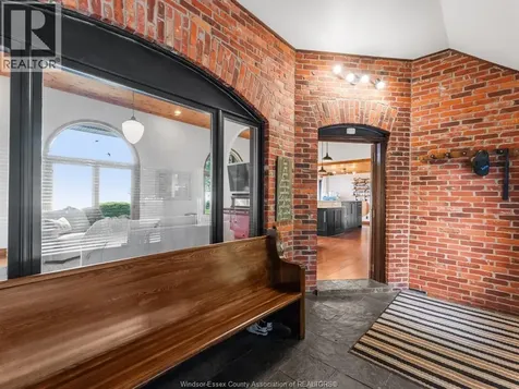 266 East Beach Road Leamington ON N8H 3V7